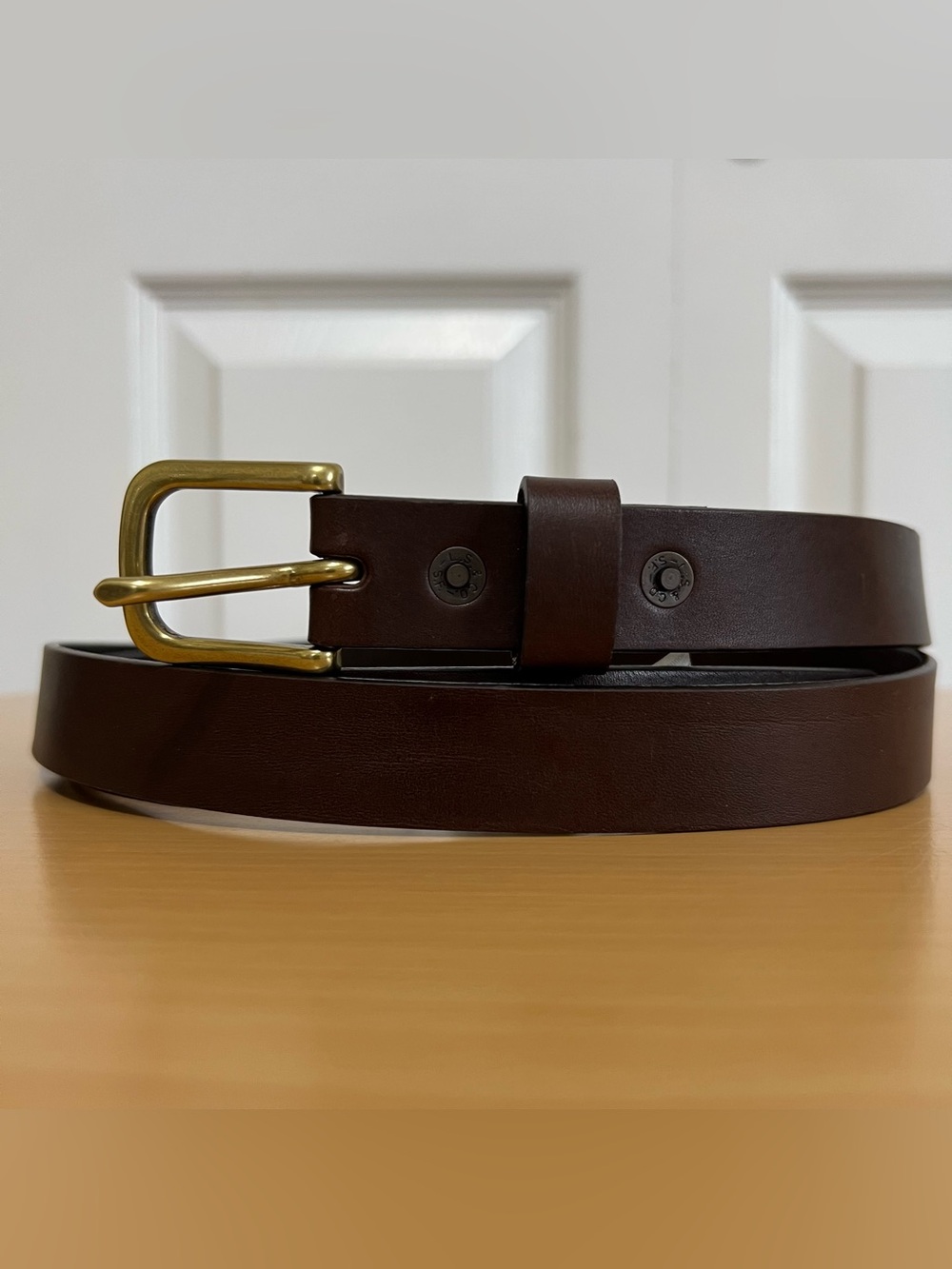 Levi’s Dark Brown Full Grain Leather Belt Brass Buckle Embossed Logo Sz 44 Italy